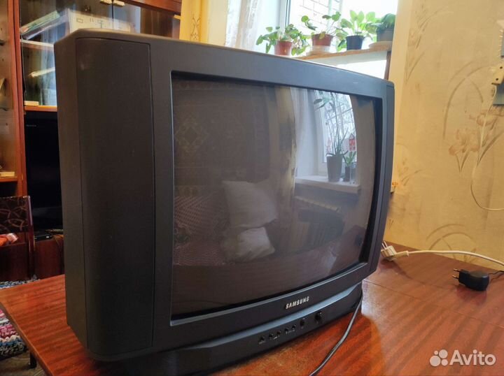 Телевизор samsung