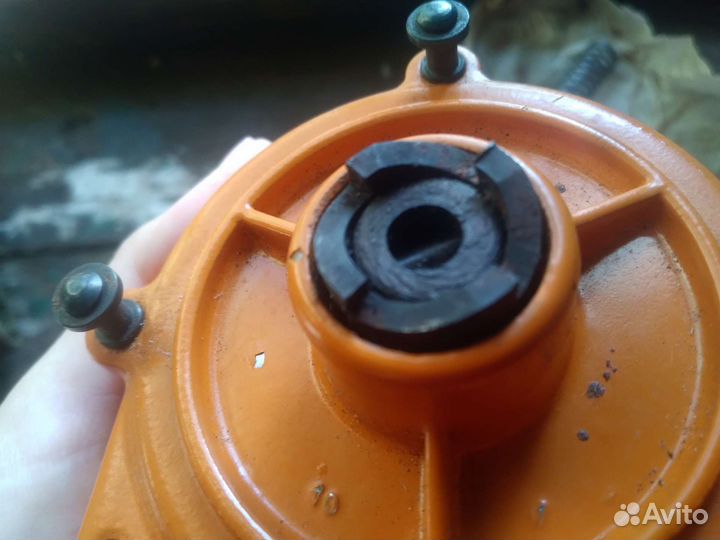 Ручной стартер для запуска бензопилы 