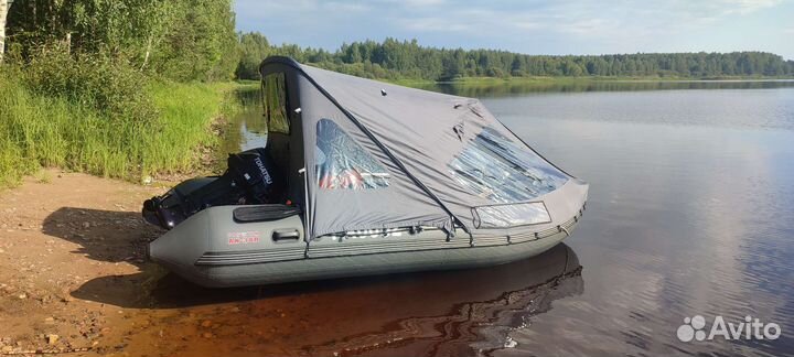 Лодка с мотором
