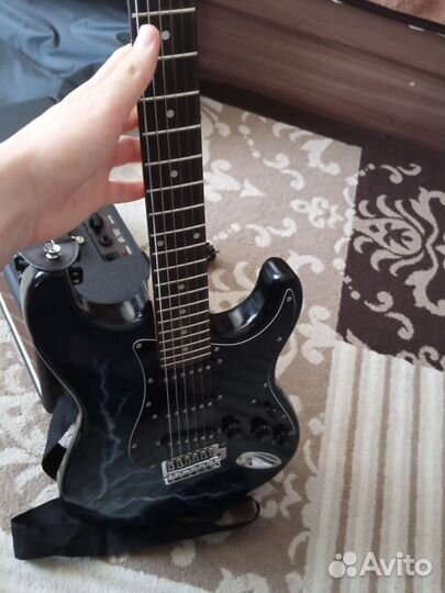 Электро гитара С комбоусилителем VOX pathfinder10