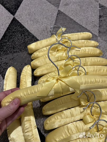 Вешалки плечики детские мягкие атласные