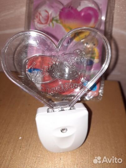 Ночник,сердечко,Работает от сети горит красным