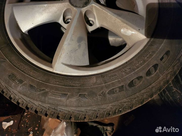 R16 Goodyear UltraGrip Ice 215/60, PCD 5x112 DIA 57.1