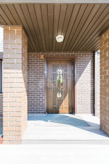 Дом 194 м² на участке 8,8 сот.