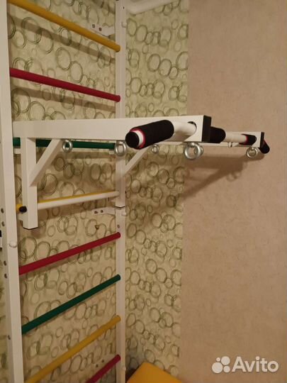 Турник рукоход на шведскую стенку