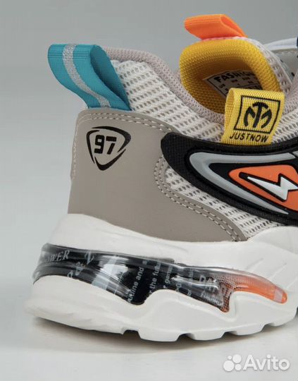 Кроссовки новые 35