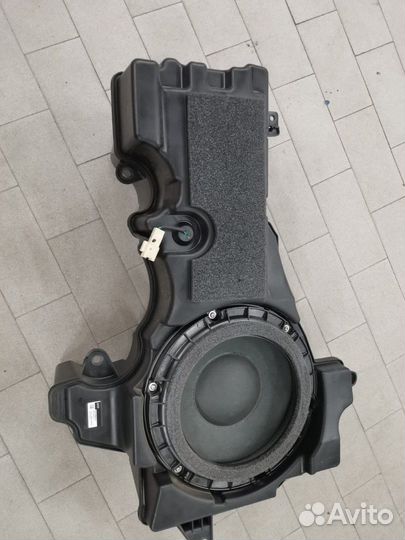 Сабвуфер Lexus LX570 861500W101