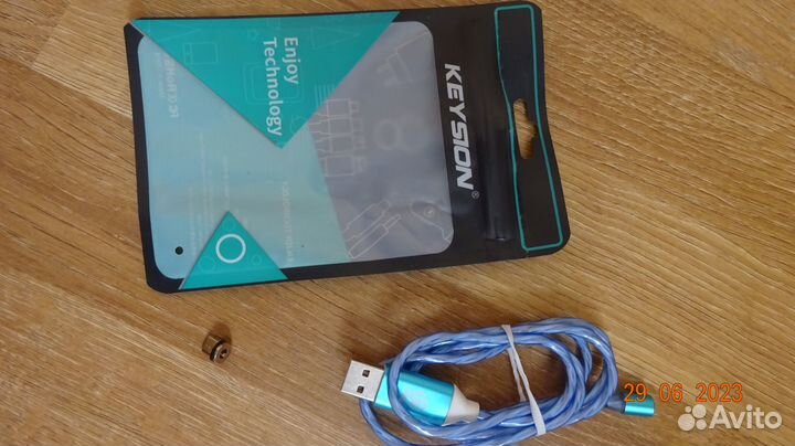 Продам USB кабель с коннектором для смартфона