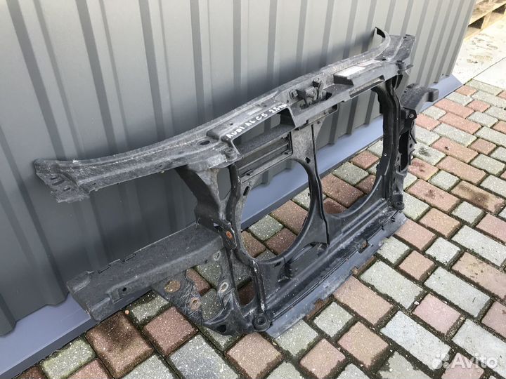 Передняя панель телевизор на Audi A6 C5 2.5 TDI