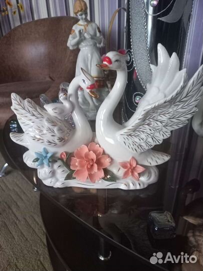 Лебедь фарфор