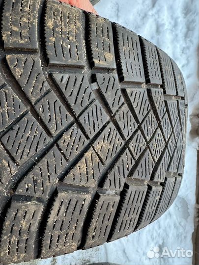 Pirelli Ice Zero 215/50 R17