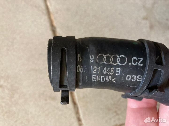 Шланг охлаждения Audi A6 С7 06E121445B