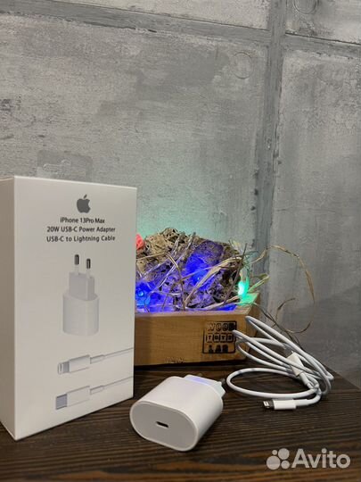 Зарядка на iPhone 20w с кабелем