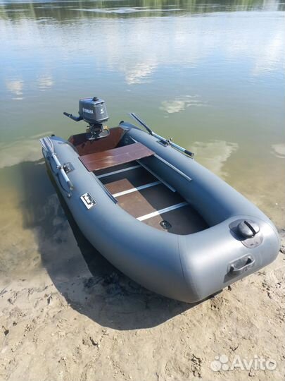 Лодка с мотором