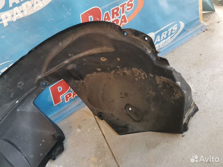 Подкрылок локер передний левый Renault Duster