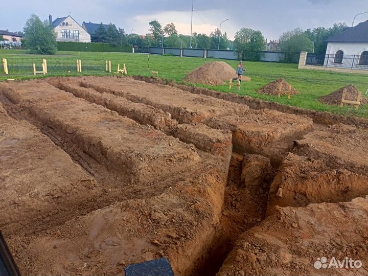 Аренда спецтехники, услуги экскаватора-погрузчика