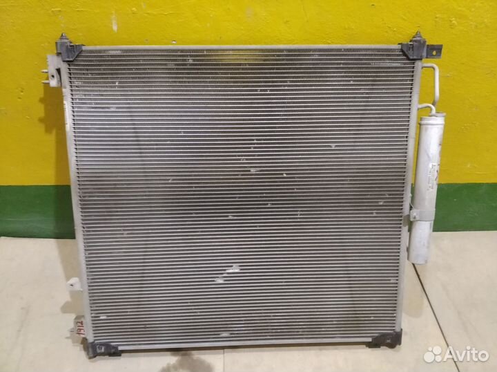 Радиатор кондиционера Land Rover Discovery 5