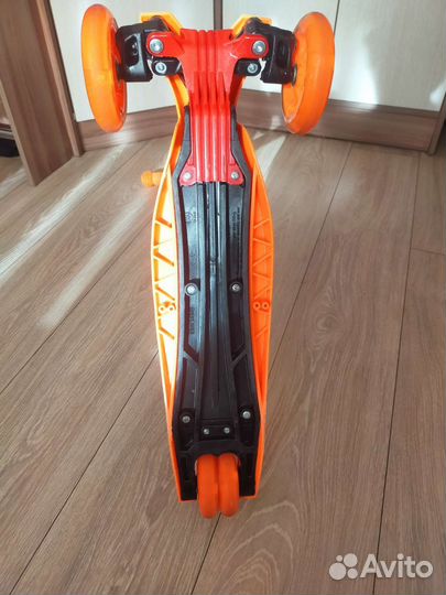 Детский 3-колесный самокат 21st Scooter Maxi