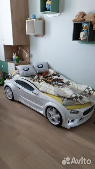 Детская кровать машина