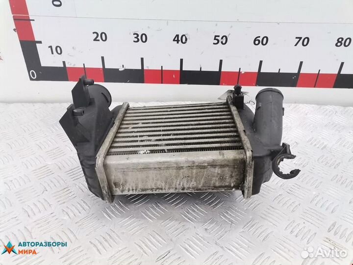 Интеркулер Audi A4 B6 2003 8E0145805P
