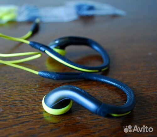 Продам наушники Sennheiser OMX 680 Sports