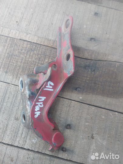 Петля капота правая Toyota corolla e11