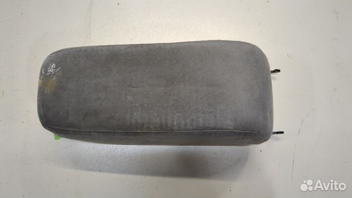 Подлокотник Mitsubishi Montero Sport / Pajero Spor