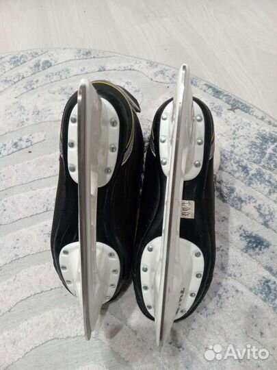 Коньки хоккейные Bauer