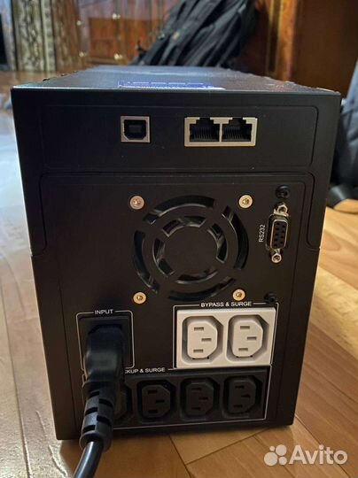 Бесперебойник Ippon