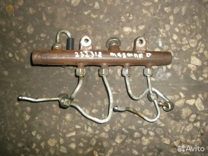 Рейка топливная (рампа) (Renault Megane)