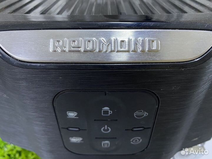 Кофеварка рожковая redmond RCM-1511
