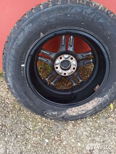 Bridgestone Ice Cruiser 7000 215/65 R16