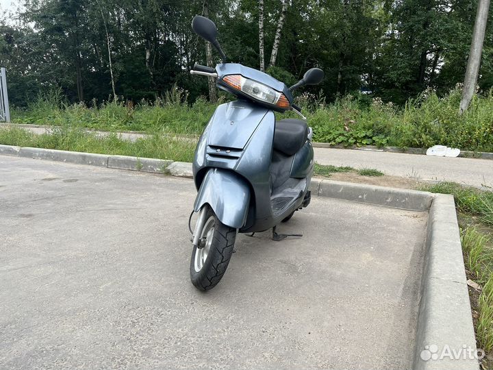Honda lead 100