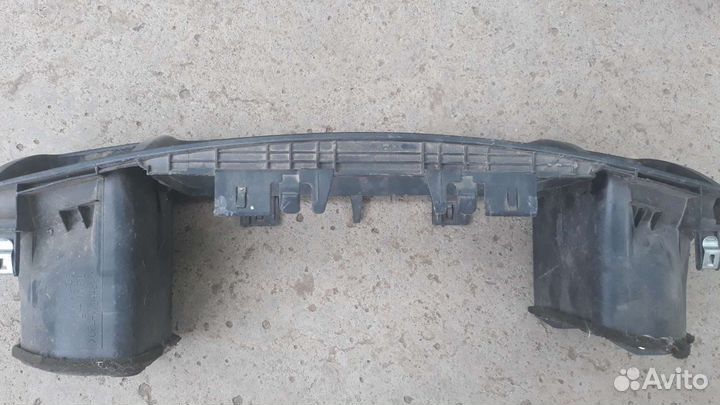 Штатная рамка для магнитолы на тойоту короллу 120