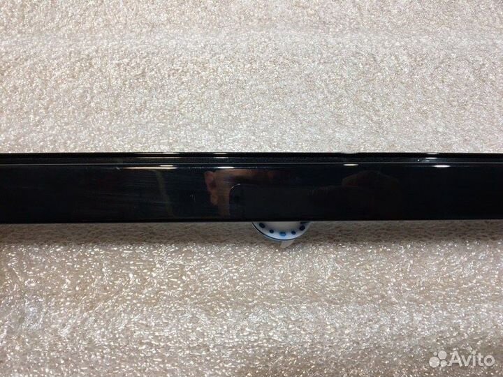 Накладка направляющей стойки стекла задняя правая