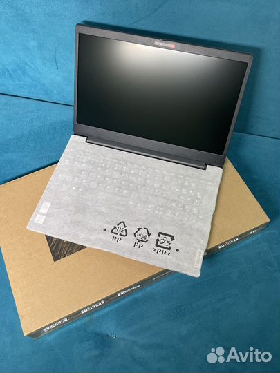 Lenovo V15 13-10110U