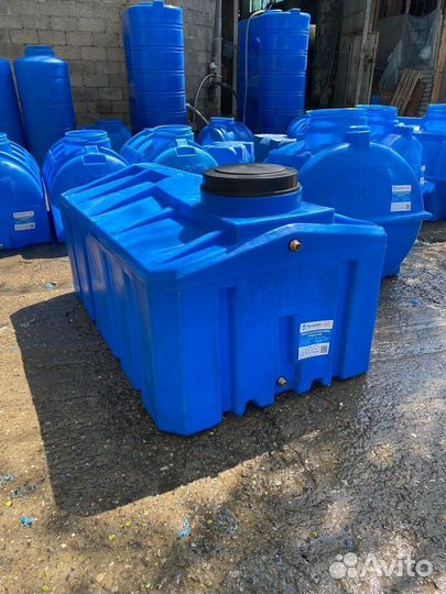 Резервуар пластиковый