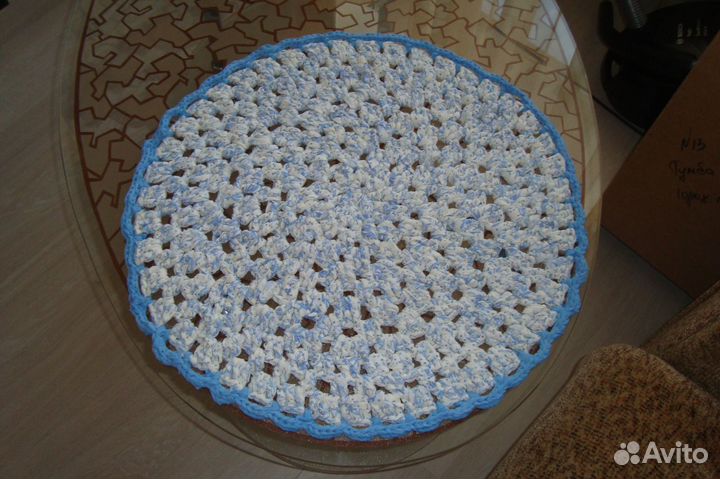 Коврик вязанный