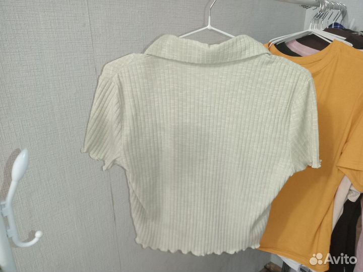 Топ с воротником поло