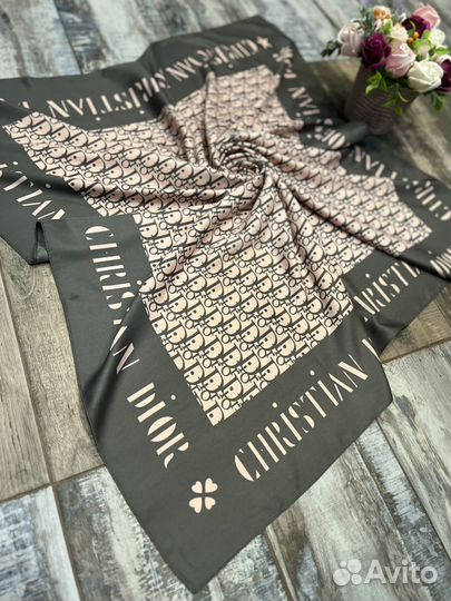 Шелковый платок Dior розовый с серым