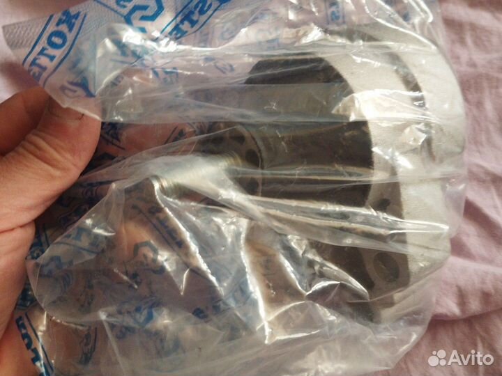 Подушка крепления двигателя Ford focus