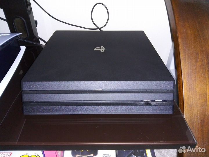 Ps4 pro 1tb / шлем Sony VR