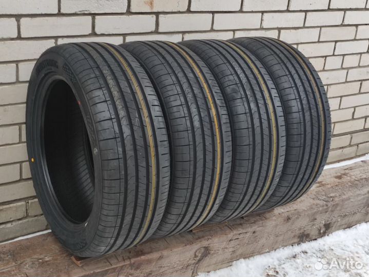 Armstrong Blu-trac HP 215/55 R17 94Y