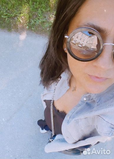 Солнцезащитные очки Miu Miu