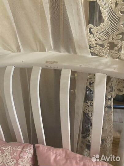 Детская кроватка с универсальным маятником