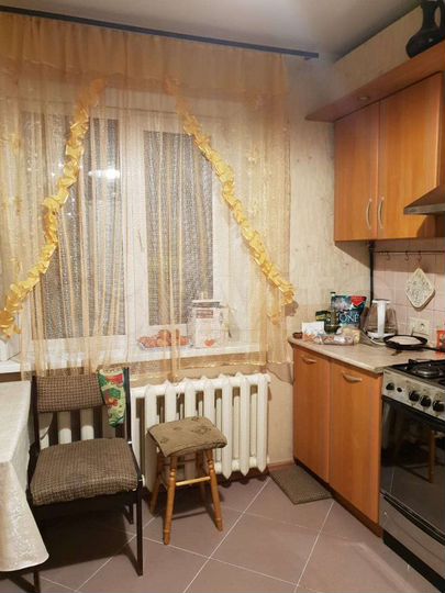 2-к. квартира, 50 м², 1/10 эт.