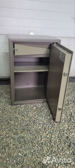 Сейф для денег и документов