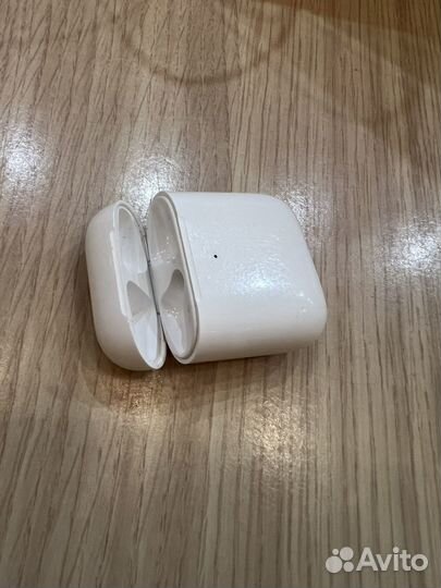 Оригинальный чехол на наушники Apple