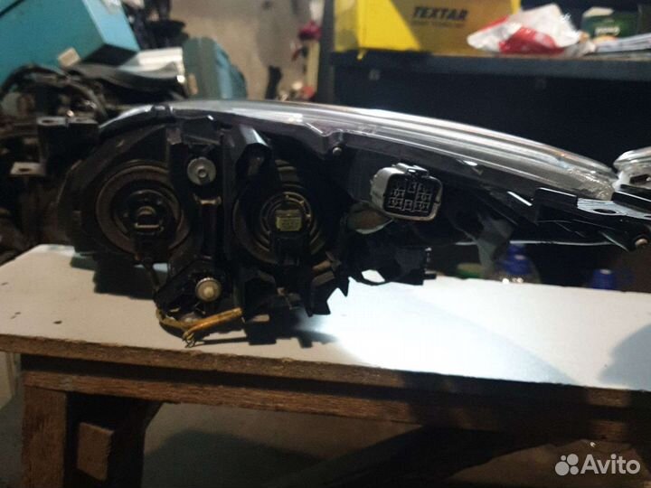 Передняя правая фара галоген мазда 3 bl