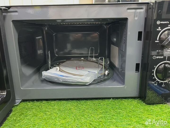 Микроволновая печь BBK 20MWG-739M/B